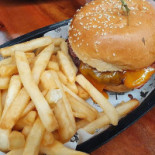 Cabin 401 Comida