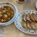 Jiǎo Zi の Wáng Jiāng Zuǒ Hè Mèng Xiào Diàn Comida