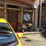 Jú Shòu Sī outside