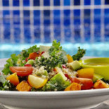 Poolside Comida