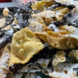 Qìng Yīng Yì Shú Shēng Huó Xié Tóng Zǔ Hé Sān Tián Shí Táng Comida