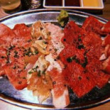 Ròu と Rì Běn Jiǔ Gǔ Zhōng Diàn Comida