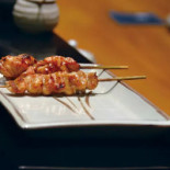 Shirokane Tori-tama Comida