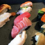 Jī Sōng Wū Xīn Tīng Diàn Comida