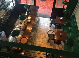 Shāo Ròu Chì Bǎn Dentro