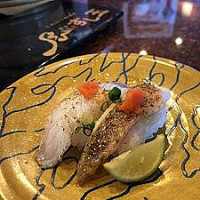 すし Yù Fù Shān Guà Wěi Diàn Comida