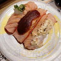 Yán の Huí Zhuǎn すし Wǔ Zāng Wán Comida