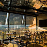 Rise Cafe Dentro