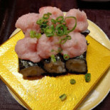 Yán の Huí Zhuǎn すし Wǔ Zāng Wán Comida