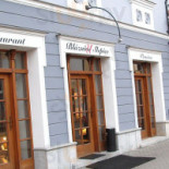 Yīng Táo Miàn Bāo Xī Bǐng Exterior