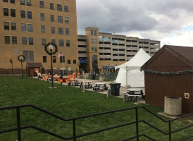 Jìng Jìng Chē Zǐ Miàn Exterior