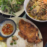 Quán Cơm Tấm Út Vân Comida