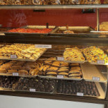 Warung Prasmanan Lumayan Bu Hj. Nur Comida