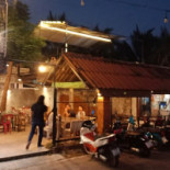 ร้านบ้านริมเขื่อน ตลาดน้ำอัมพวา Exterior