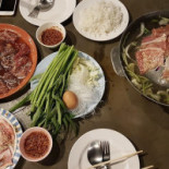 ร้านบ้านริมเขื่อน ตลาดน้ำอัมพวา Comida