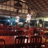 Khrua Phak Wan Ban Dentro
