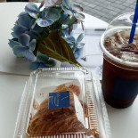 ชั้นหนึ่ง คาเฟ่ (chan Neung Cafe Bebida
