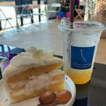 ชั้นหนึ่ง คาเฟ่ (chan Neung Cafe Comida