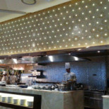 Feast Dentro