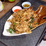 Thon Salawin Khun Yuam Comida