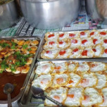 Khao Kaeng Nok Khun Thong Comida