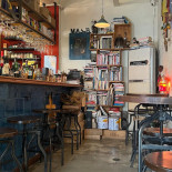 Cafe May-b Dentro