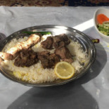 Madfoon Al Khaima مطعم مدفون الخيمه Comida