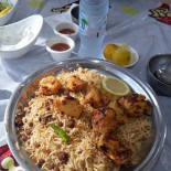 Madfoon Al Khaima مطعم مدفون الخيمه Comida