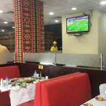 Madfoon Al Khaima مطعم مدفون الخيمه Dentro