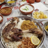 Madfoon Al Khaima مطعم مدفون الخيمه Comida