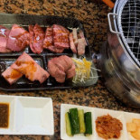 Qiān Wū Niú Shāo Ròu J's Yuàn Comida