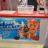 Mixue Icecream Bayu Tinggi Mì Xuě Bīng Chéng drink