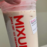 Mixue Icecream Bayu Tinggi Mì Xuě Bīng Chéng drink