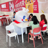 Mixue Icecream Bayu Tinggi Mì Xuě Bīng Chéng inside