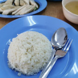 Zǔ Chuán Sì Wèi Jī Fàn Dàng （shùn Míng Kā Fēi Diàn） Comida