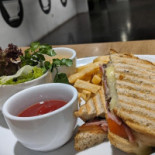 The Bean Garden Coffee And Eatery Comida