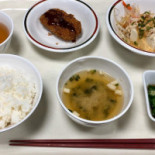 Qìng Yīng Yì Shú Shēng Huó Xié Tóng Zǔ Hé Sān Tián Shí Táng Bebida