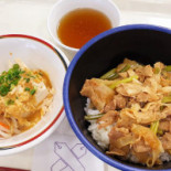 Qìng Yīng Yì Shú Shēng Huó Xié Tóng Zǔ Hé Sān Tián Shí Táng Comida