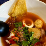 Kang Ban Phe Noodles And Seafood Soi Thonglor ก๋วยเตี๋ยวกั้งบ้านเพ สาขาทองหล่อ Comida