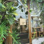 Decafo Cafe Exterior