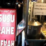 Susu Jahe Merah Kangaze Jakal outside