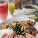 Taste Of Saigon Comida