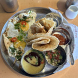 Rooted Cafe And Supper Room Comida