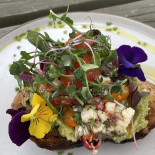 Rooted Cafe And Supper Room Comida