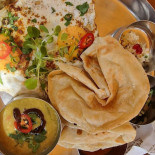 Rooted Cafe And Supper Room Comida