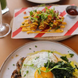 Rooted Cafe And Supper Room Comida