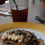 Rooted Cafe And Supper Room Comida