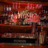 Bryant Lake Bowl Theater Dentro