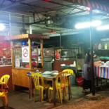 Warung Hud-hud 2 Char Kuey Teow Dentro