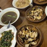 Spesial Belut Surabaya H. Poer Comida